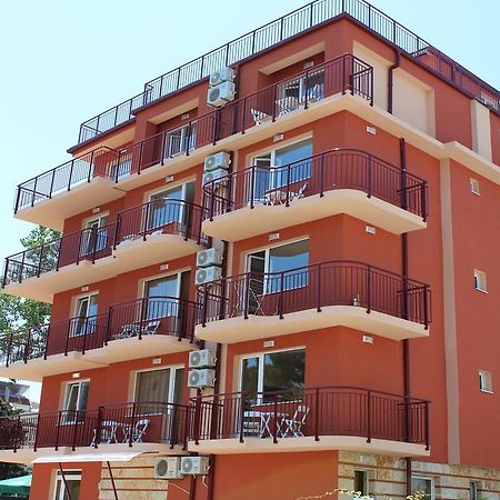 Hotel Sapphire Primorsko Exteriör bild