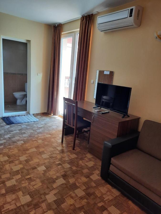 Hotel Sapphire Primorsko Exteriör bild