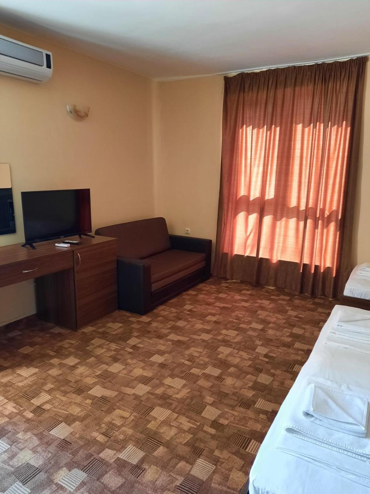 Hotel Sapphire Primorsko Exteriör bild