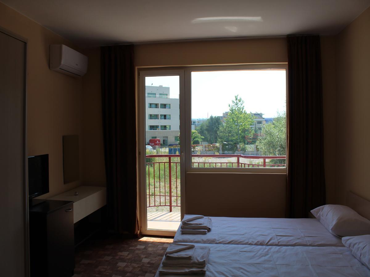 Hotel Sapphire Primorsko Exteriör bild