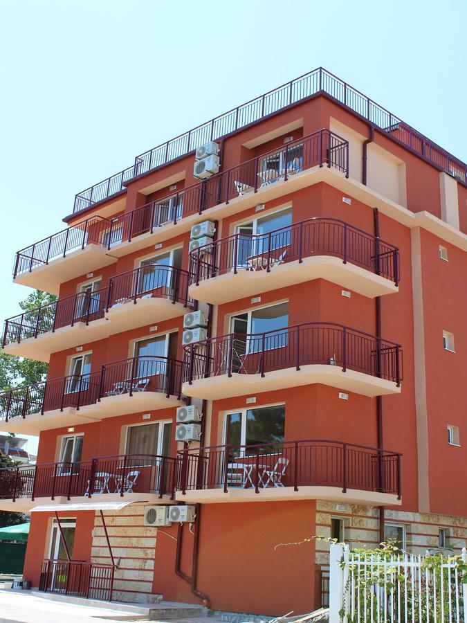 Hotel Sapphire Primorsko Exteriör bild