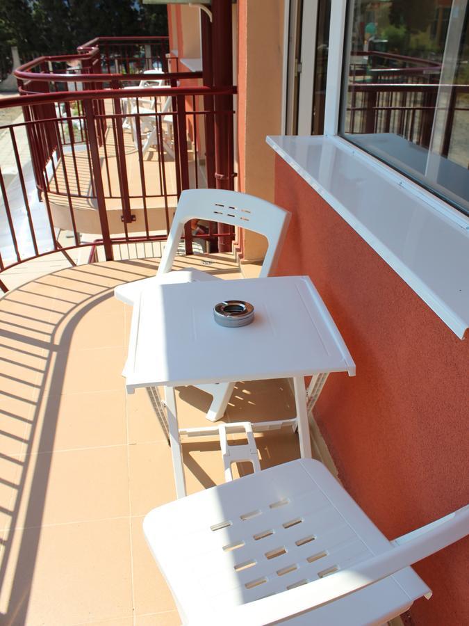 Hotel Sapphire Primorsko Exteriör bild
