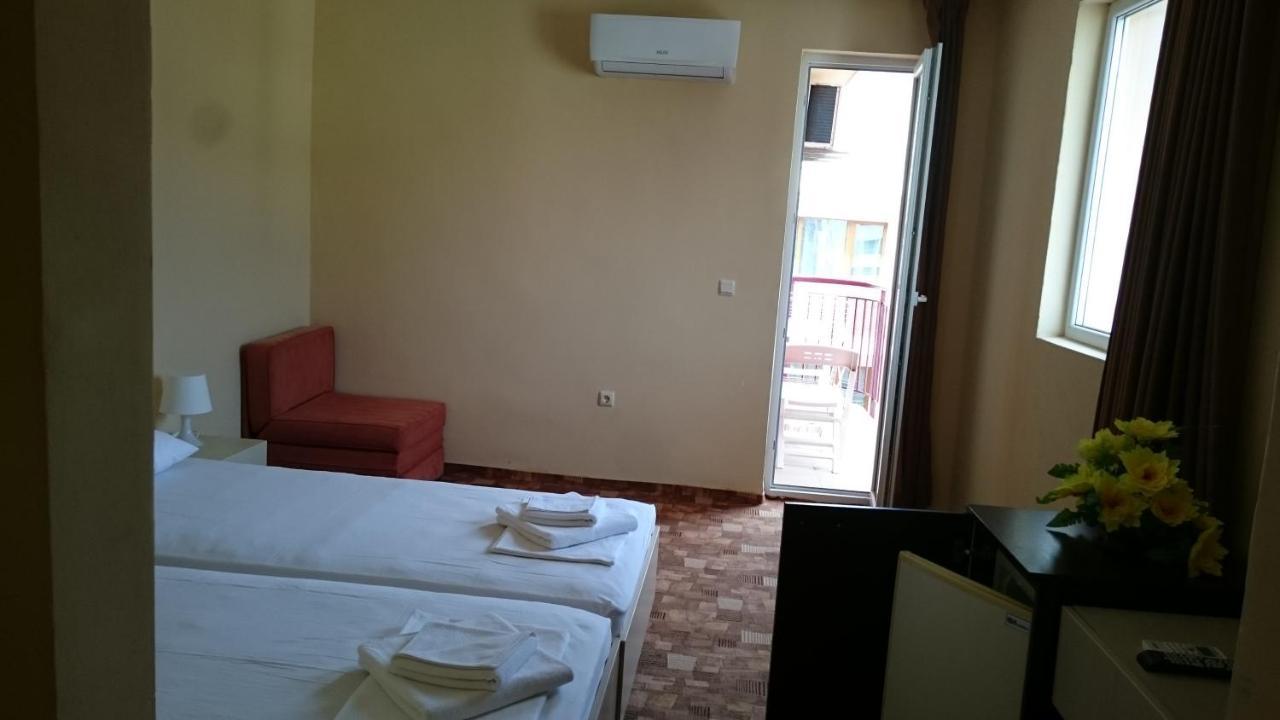 Hotel Sapphire Primorsko Exteriör bild