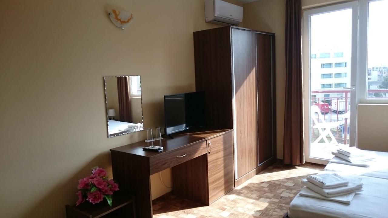 Hotel Sapphire Primorsko Exteriör bild