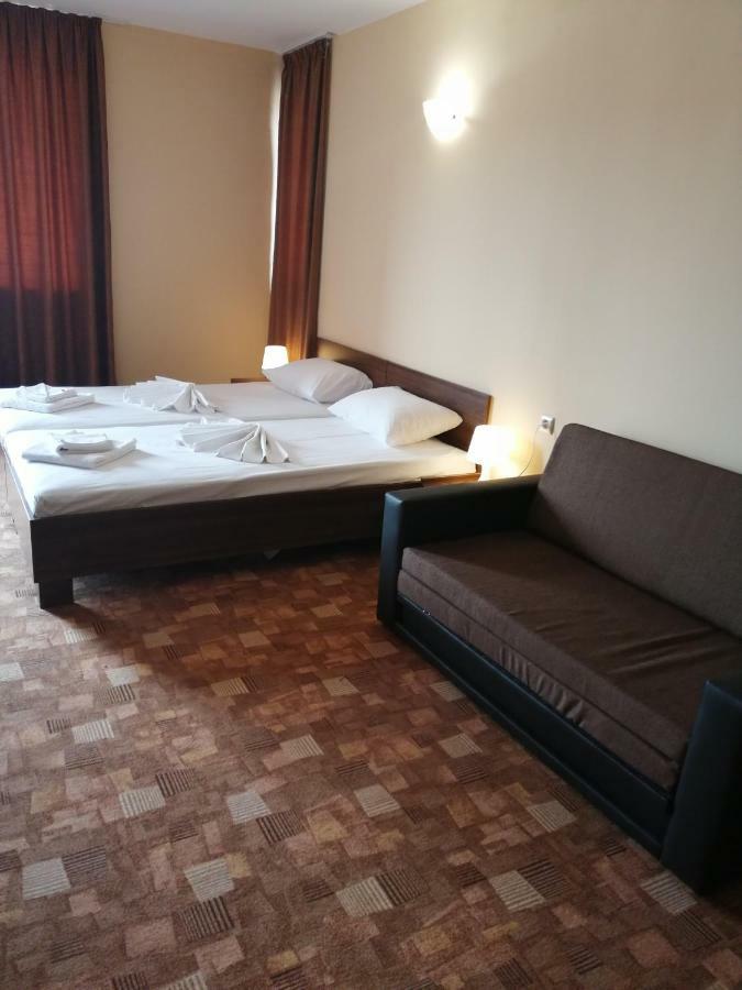 Hotel Sapphire Primorsko Exteriör bild