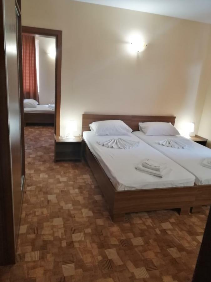 Hotel Sapphire Primorsko Exteriör bild